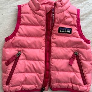 Patagonia infant down vest, size 3M